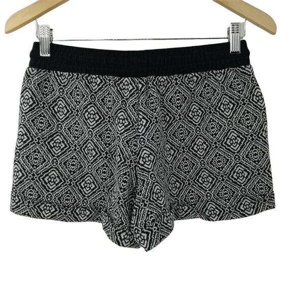 Maurices Pull On Shorts Size S Ethnic Pockets Geometric Cuffed Hem Stretch - Picture 5 of 9